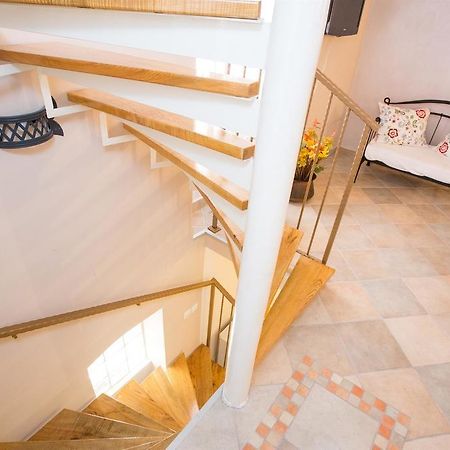 Holiday Home Smokovec Vrbnik Extérieur photo