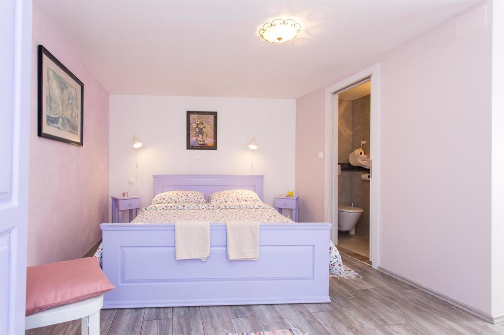 Holiday Home Smokovec Vrbnik Extérieur photo